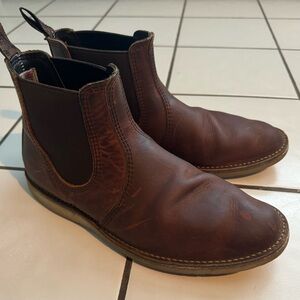 Red Wing weekender Chelsea boots, brown size 10.5 lightly worn, great patina